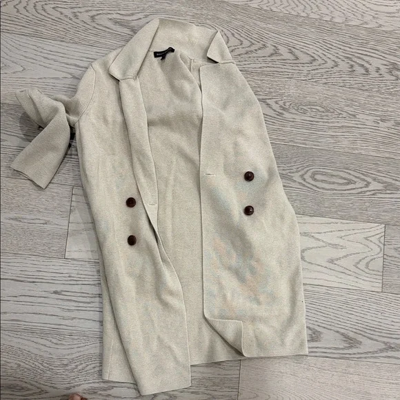 Banana Republic Cream Cardigan with Brown Buttons - Picture 1 of 1